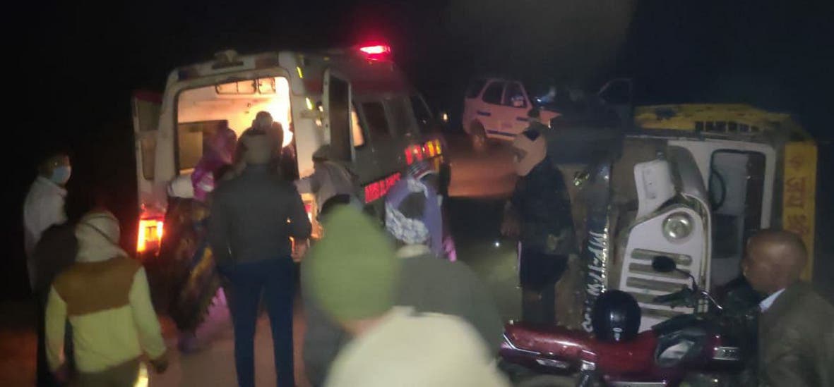 16 people injured as pickup overturns