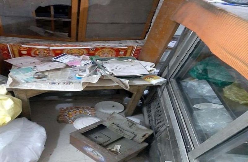 दुकानदार पड़ोस में पानी भरने गया तो पीछे गल्ले से 35 हजार चोरी