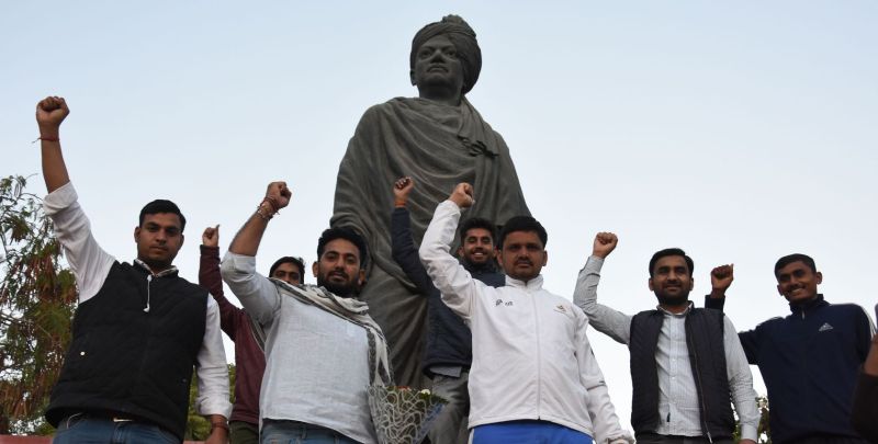 राष्ट्रीय युवा दिवस विशेष- ये उठे, जागे, और सेवा करते नहीं थके...