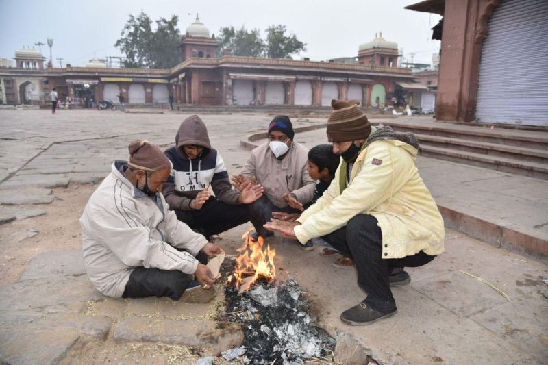 जोधपुर में दिनभर तेज सर्दी रहने से ठिठुरे लोग