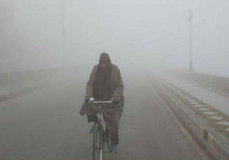 सर्द हवाओं से बढ़ी गलन और ठिठुरन, साढ़े चार डिग्री तक लुढ़का पारा, पड़ेगी हाड़ कंपाने वाली ठंड