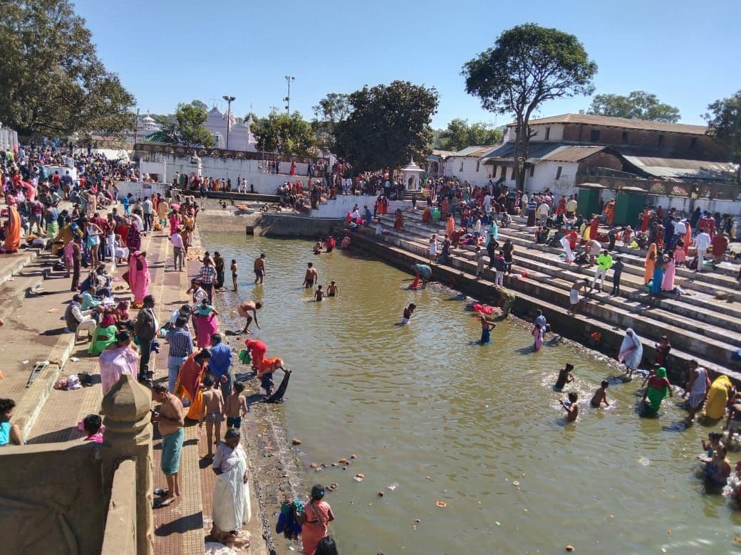 Devotees took a dip in the Narmada and river ghats on the occasion of