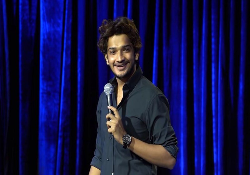 कॉमोडियन मुनव्वर फारूकी के खिलाफ प्रोडक्शन वारंट जारी, धार्मिक भावनाएं भड़काने का आरोप