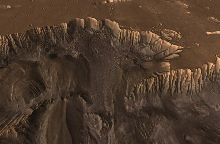 NASA MYSTERY : जानिए, कैसे दिखते हैं मंगल पर विशाल पहाड़ और गहरी खाइयां