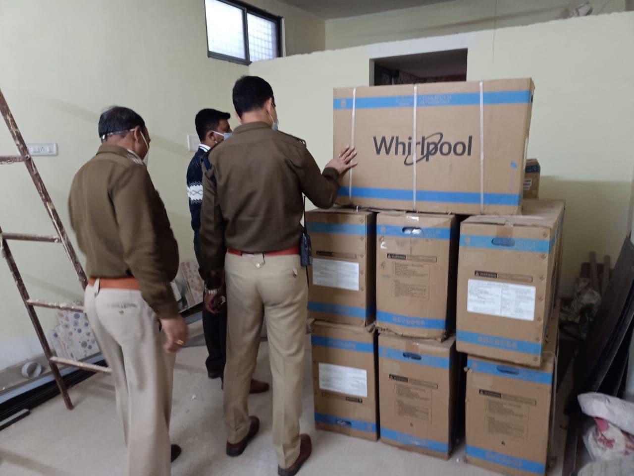 Fake TV factory now caught in Jabalpur, TV sets found in bulk