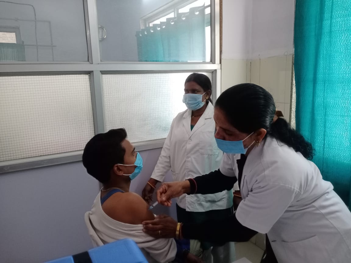 155 health and frontline workers get vaccinated at three other centers