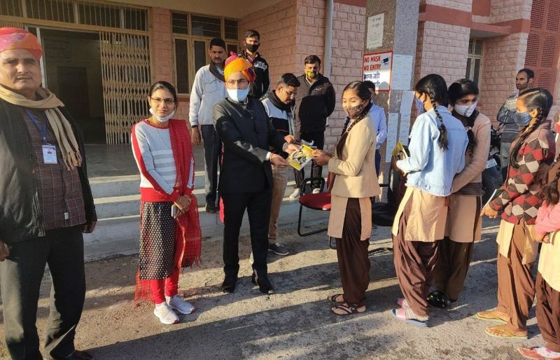 धरना स्थल पर भी गण का तंत्र मजबूत, राष्ट्रगान व ध्वजारोहण