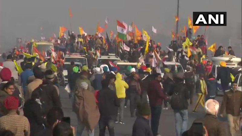 Farmers Republic Day tractor rally from Tikri border enters Delhi