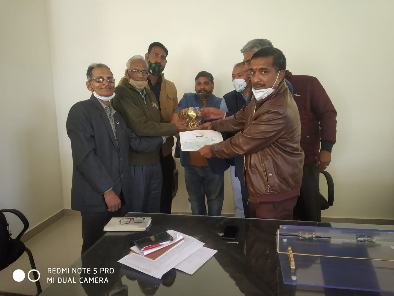 सुरभि गउग्राम गौशाला को 5 हजार रुपए का नकद पुरस्कार