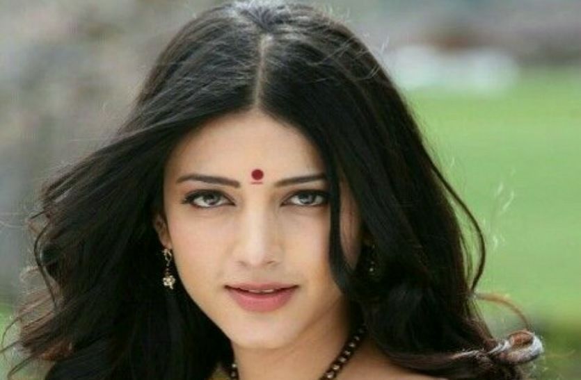 श्रुति हासन को 35 वें बर्थडे पर मिली सौगात, प्रभास की इस फिल्म में आएगी नजर