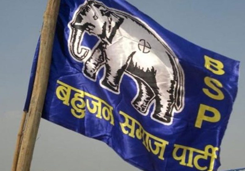 बसपा का नया फरमान, स्मार्टफाेन खरीदें कार्यकर्ता, पैसे न हों तो बचत से खरीदें