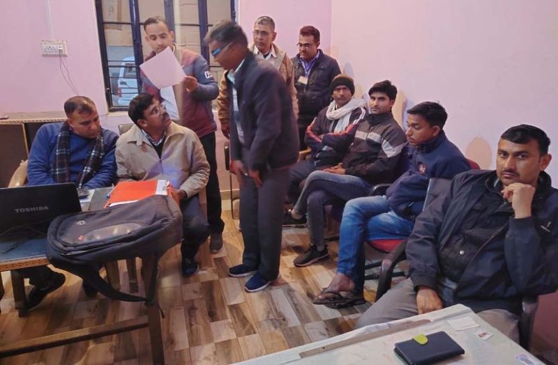 नक्शा पास कराने की एवज में मांगी थी रिश्वत, पटवारी व ई-मित्र संचालक को एसीबी टीम ने दबोचा