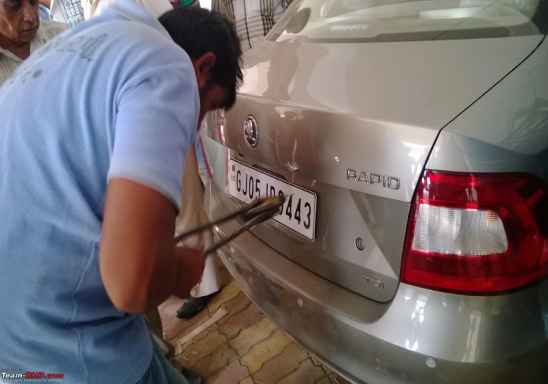 यूपी के सभी वाहनों पर हाई सिक्योरिटी नंबर प्लेट लगाना अनिवार्य, रजिस्ट्रेशन प्लेट के लिए टाइमलाइन जारी