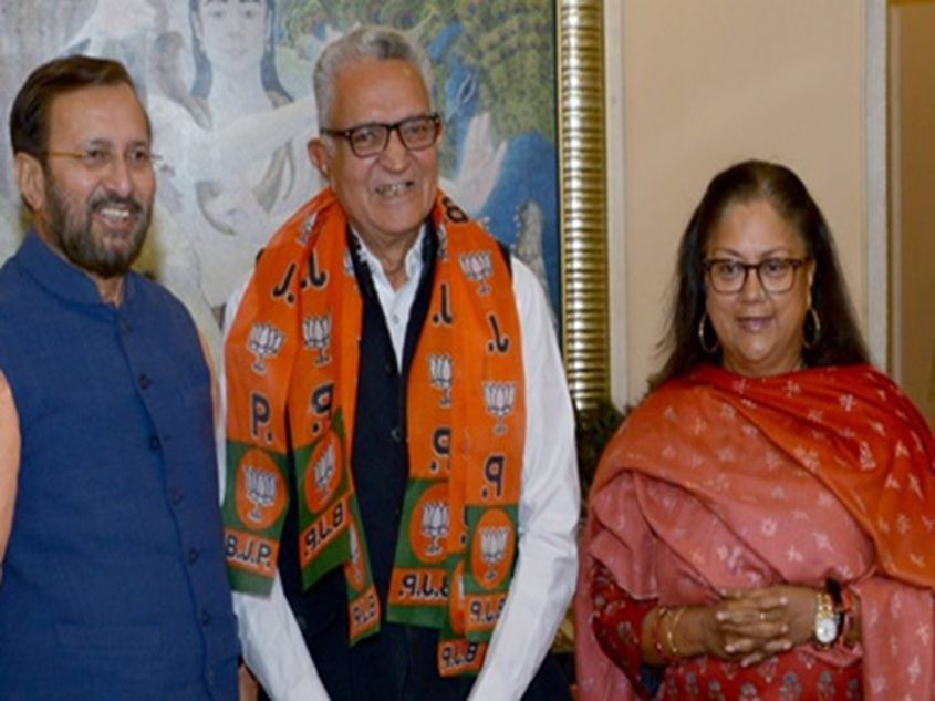 माधोसिंह दीवान जावड़ेकर व वसुंधरा राजे के साथ