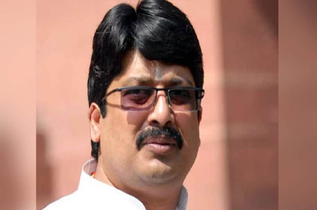 अयोध्या में राम मंदिर निर्माण के लिए राजा भैया ने बनाया रिकॉर्ड, सभी को छोड़ा पीछे, दान किये इतने करोड़ रुपये