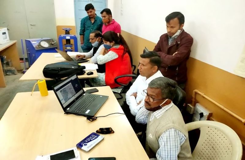 मुख्य कार्यकारी अधिकारी ने की विकास कार्यों की समीक्षा