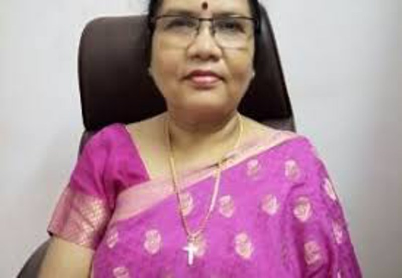 कमिश्नर ने 3 शिक्षकों को किया निलंबित, एक को दूसरी शादी करने की मिली सजा