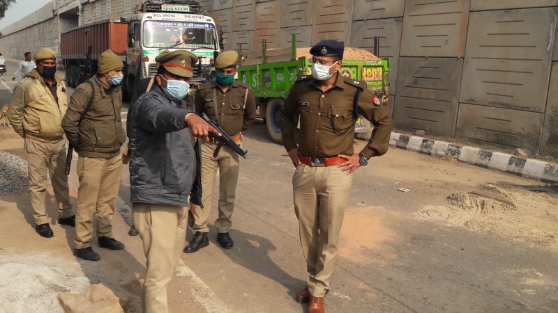 Grapple mafia and UP police encounter, two mafia injured in shooting