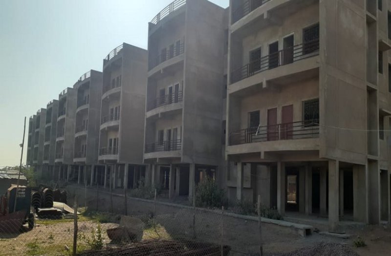 खरीददारों का भी पैसा फंसा