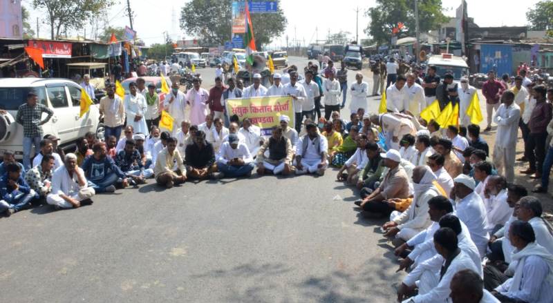 कृषि बिल का विरोध... न कांग्रेसी इकट्ठा हुए, न किसानों की भीड़ जमा हुई