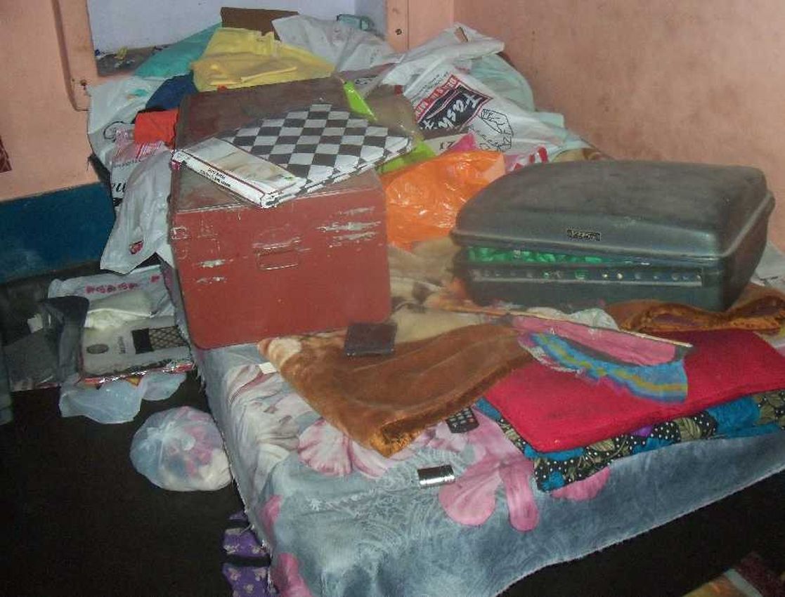 डुप्लीकेट चाबी बनाने के बहाने लाखों के जेवर व दो लाख रुपए चोरी