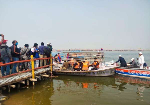 Priyanka Gandhi Sangam Snan