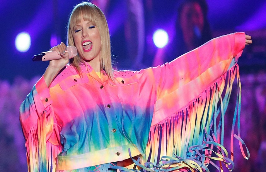 Hollywood Singer Taylor Swift Love Story Re Recording Lyrics Vidoe