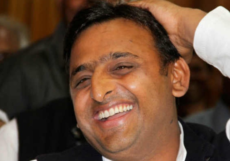 भाजपा पर कविता के अंदाज में बरसे अखिलेश यादव