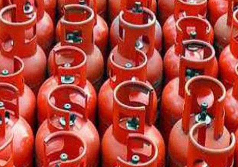 यूपी में घरेलू रसोई गैस सिलेंडर आज से हुआ महंगा, दाम में 50 रुपए की बढ़ोत्तरी