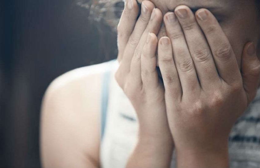 पिता का दोस्त बन बेटी संग रेप