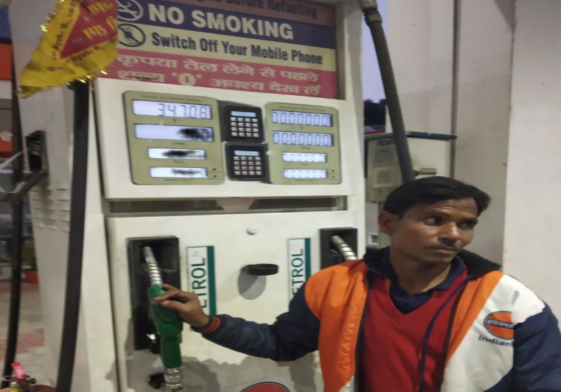 यूपी के लिए भी सुबह 6 बजे का समय है खतरनाक, जानिए पेट्रोल-डीजल का आज का रेट