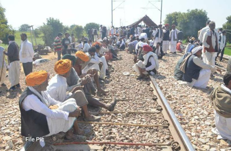 Farmers Rail Roko Aandolan At Ajarka Railway Station Of Alwar