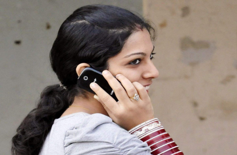 एक अप्रैल से मोबाइल पर बात करना होगा महंगा