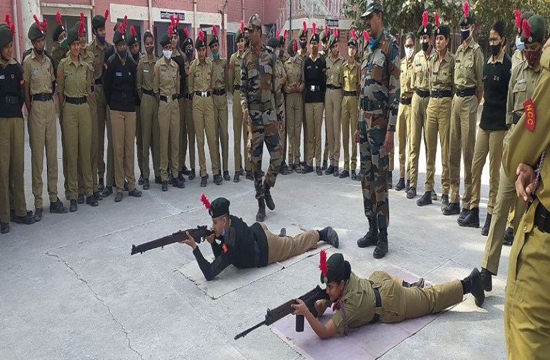 एनसीसी कैंप में नेतृत्व कुशलता के गुर सिखाए