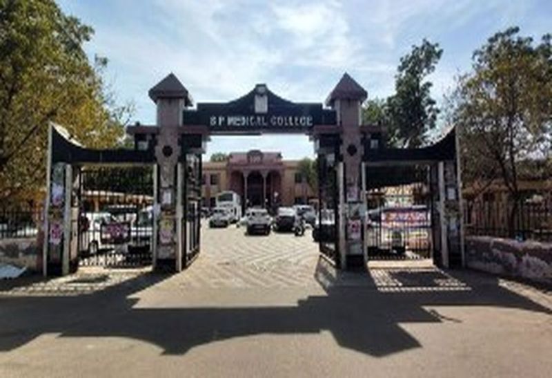 पुराने की संभाल नहीं, नए की फिर तैयारी