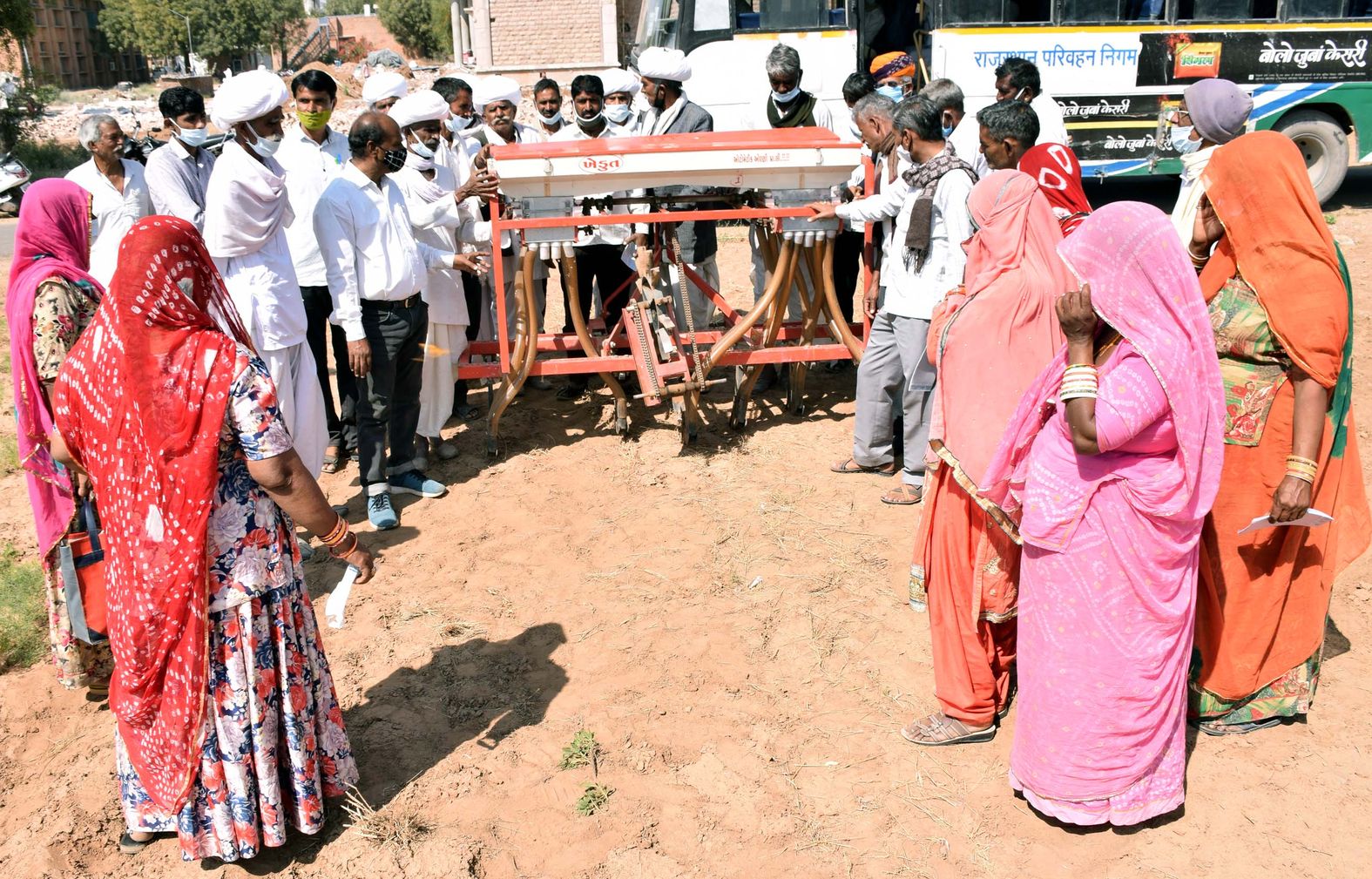 काजरी में किसान गोष्ठी आयोजित