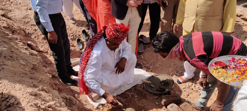 बालिका छात्रावास व विद्यालय भवन का किया शिलान्यास