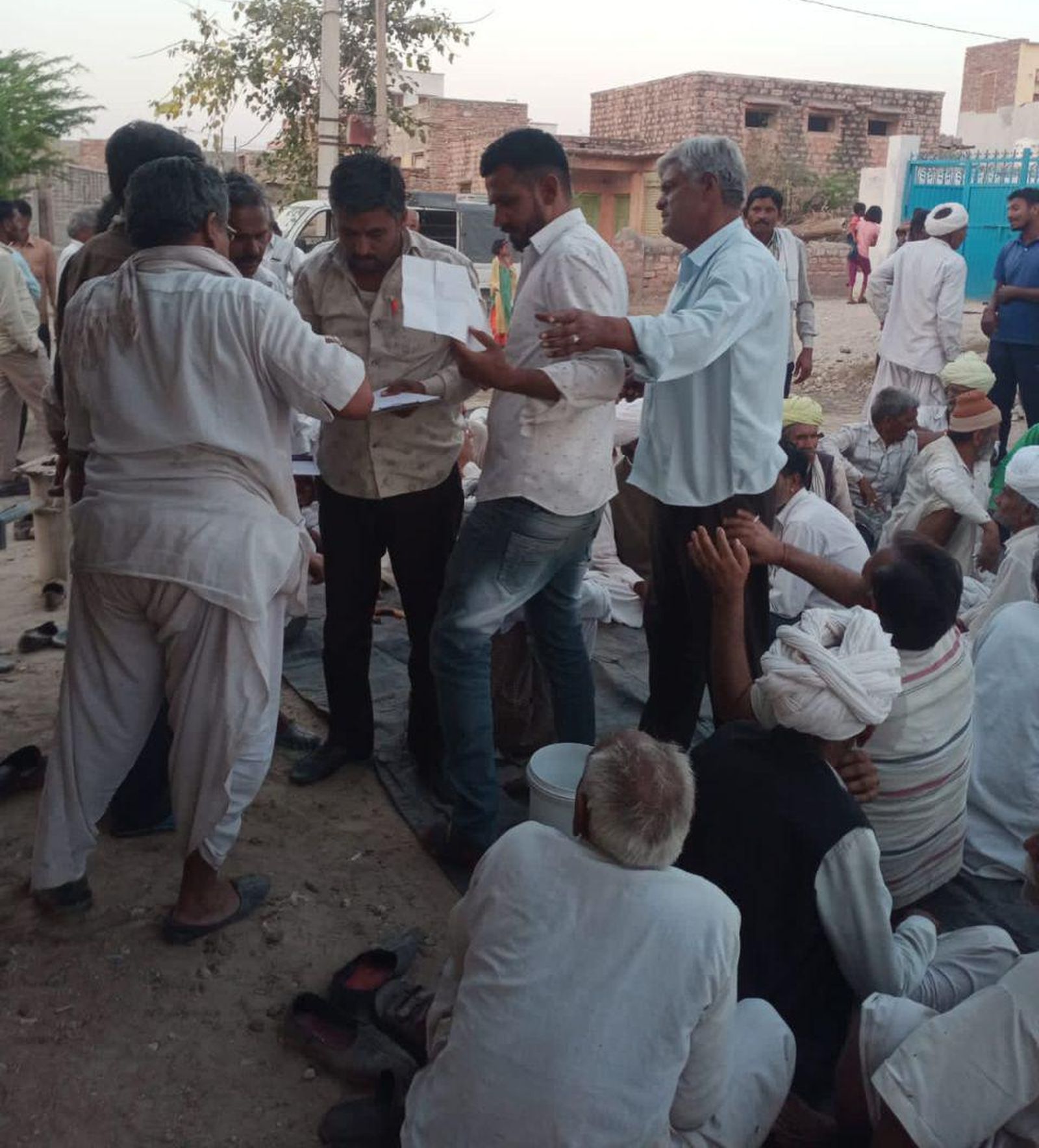 युवाओं को स्मैक से बचाने आगे आए ग्रामीण, आर्थिक दंड की व्यवस्था