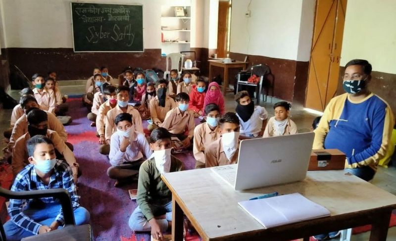 साइबर सुरक्षा व हैकिंग से बचाव के उपाय के बारे में जाना