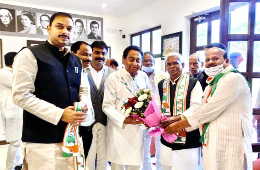 कांग्रेस में शामिल हुए नाथूराम गोडसे समर्थक नेता, कमलनाथ ने दिलाई सदस्यता