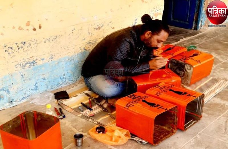 शारीरिक शिक्षक की पहल, कचरा पात्र तैयार कर रखवाए कक्षा-कक्षों के बाहर