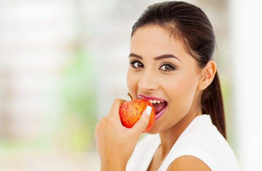 मोटापा दूर कर बनना है स्लिम तो रोज खाएं सेब, पाचन तंत्र भी करेगा मजबूत