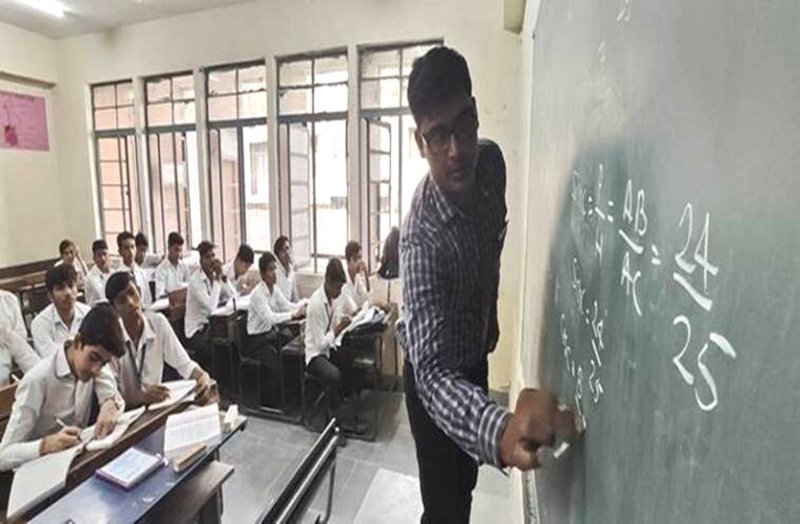 दशकों पुराना नियम बदला, अब इंजीनियरिंग, पॉलीटेक्निक कॉलेज के प्राचार्य और प्रोफेसर होंगे 65 साल में रिटायर