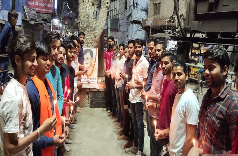 Demand for Azad Chowk raised on Chandrashekhar Azad's sacrifice day