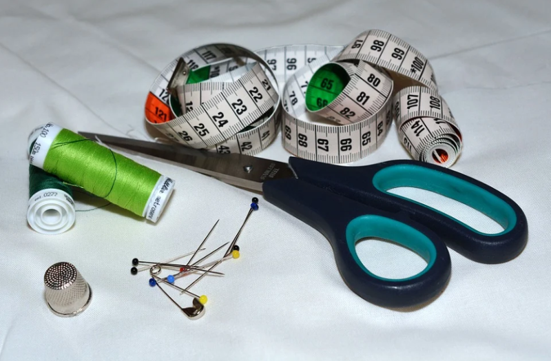 आत्म-दर्शन : कैंची और सुई