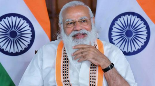 PM Modi takes corona vaccine 