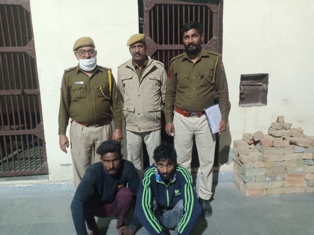 राहगीर से मोबाइल लूटने के मामले में गिरफ्तार दोनों आरोपी जेल भेजे