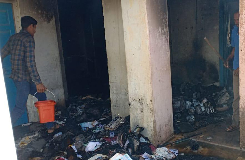सांगासर के सरकारी स्कूल में आखिर कैसे लगी आग, क्या हुआ नुकसान