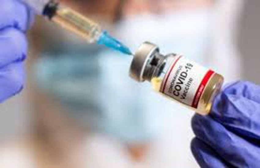 Ahmedabad : कोरोना वॉरियर्स ने लिया वैक्सीन का दूसरा डोज