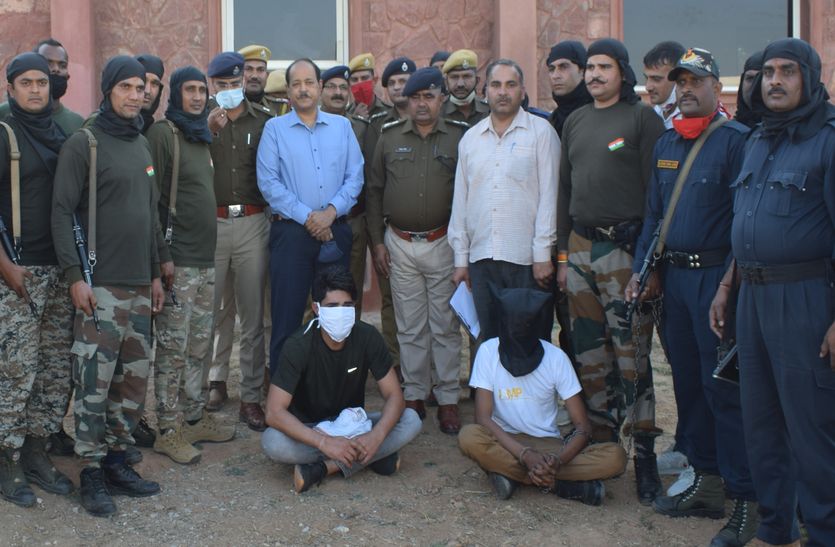Mukesh Thakur gang's active interstate 90-90 thousand dacoits arrested, arms also recovered